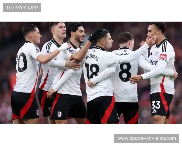 特写：富勒姆18岁小将完成英超首秀，在右后卫位置表现出色