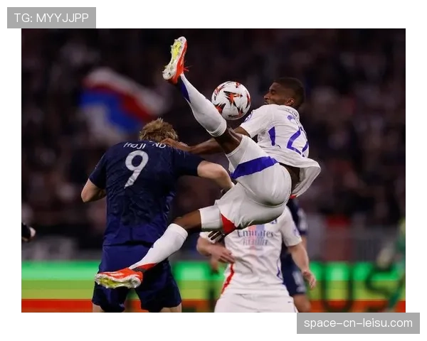 战报：马赛战平里昂，比赛充斥着高节奏但低效的攻防互换